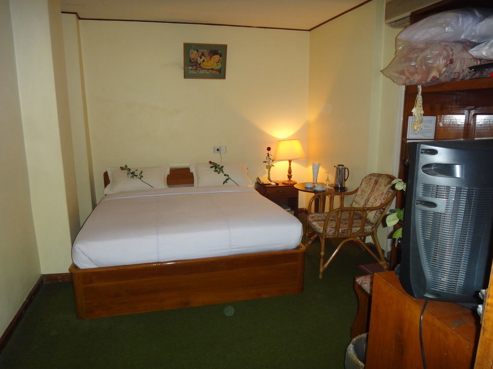 Chit Sayar Hotel 仰光 外观 照片