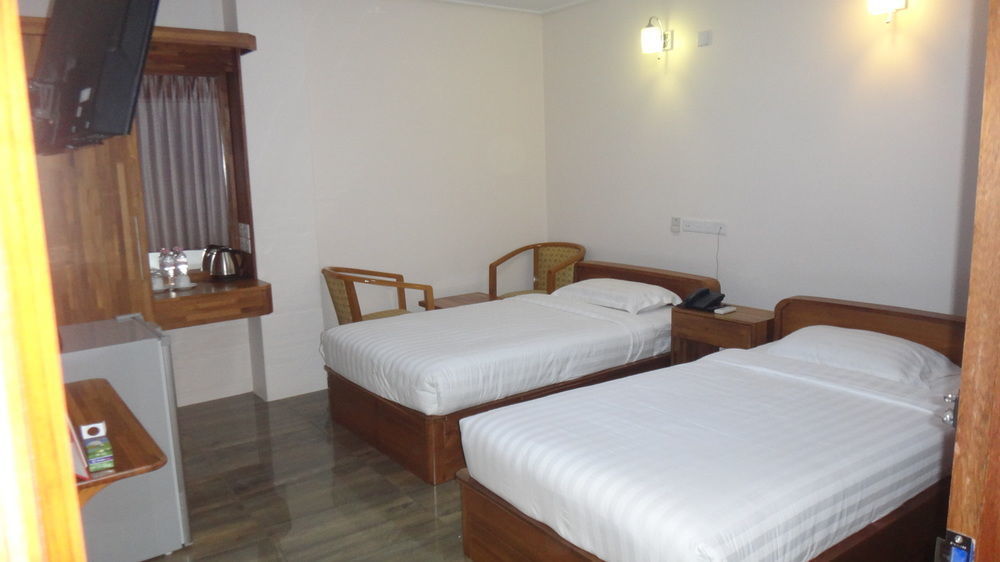 Chit Sayar Hotel 仰光 外观 照片
